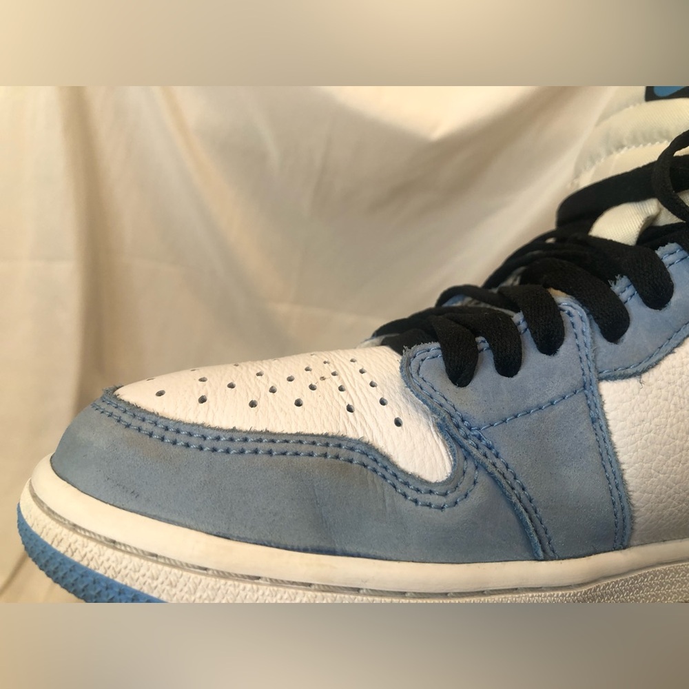 Jordan 1 High University Blue— Size 9 - Picture 14 of 16